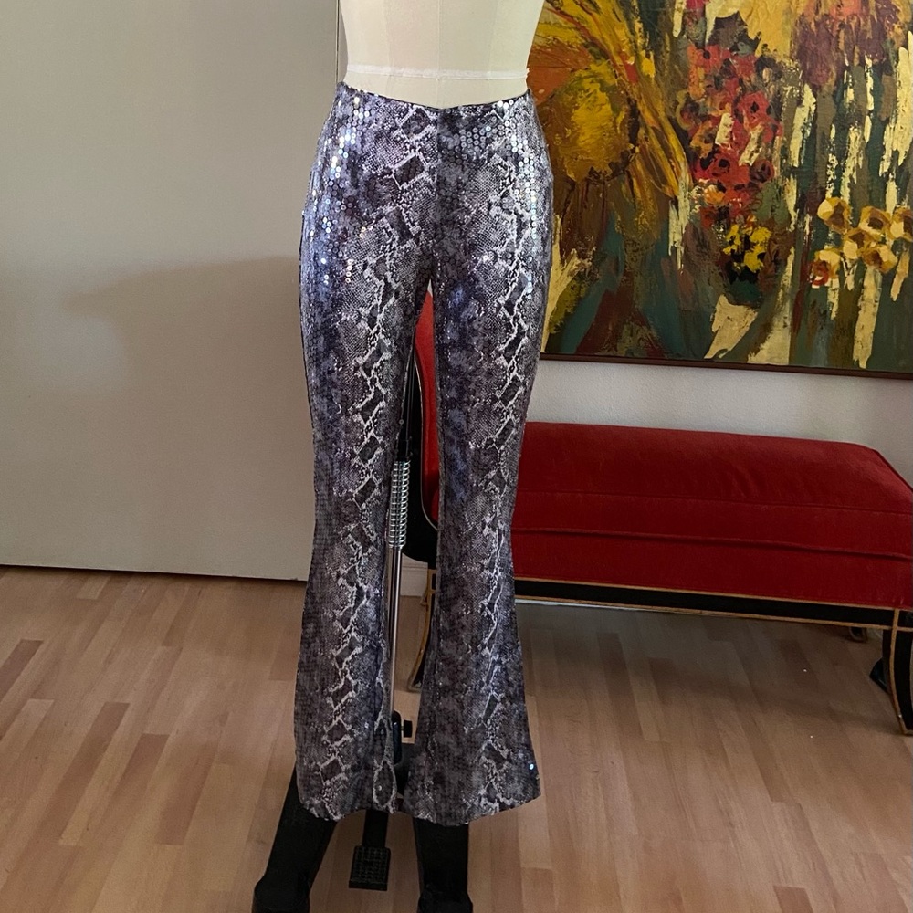 Bebe snake print shiny sequin pants size Medium